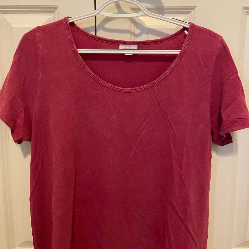 Red worn-wash a-line Tshirt and longer in the back